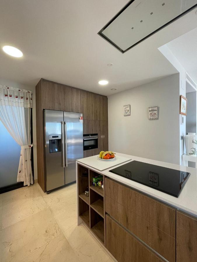 Sunset Waves Benidorm Julieta Vistas Al Mar Premium 200 Mt2 Con Jacuzzi En Terraza Apartamento Exterior foto