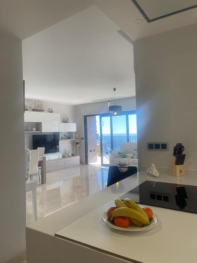 Sunset Waves Benidorm Julieta Vistas Al Mar Premium 200 Mt2 Con Jacuzzi En Terraza Apartamento Exterior foto