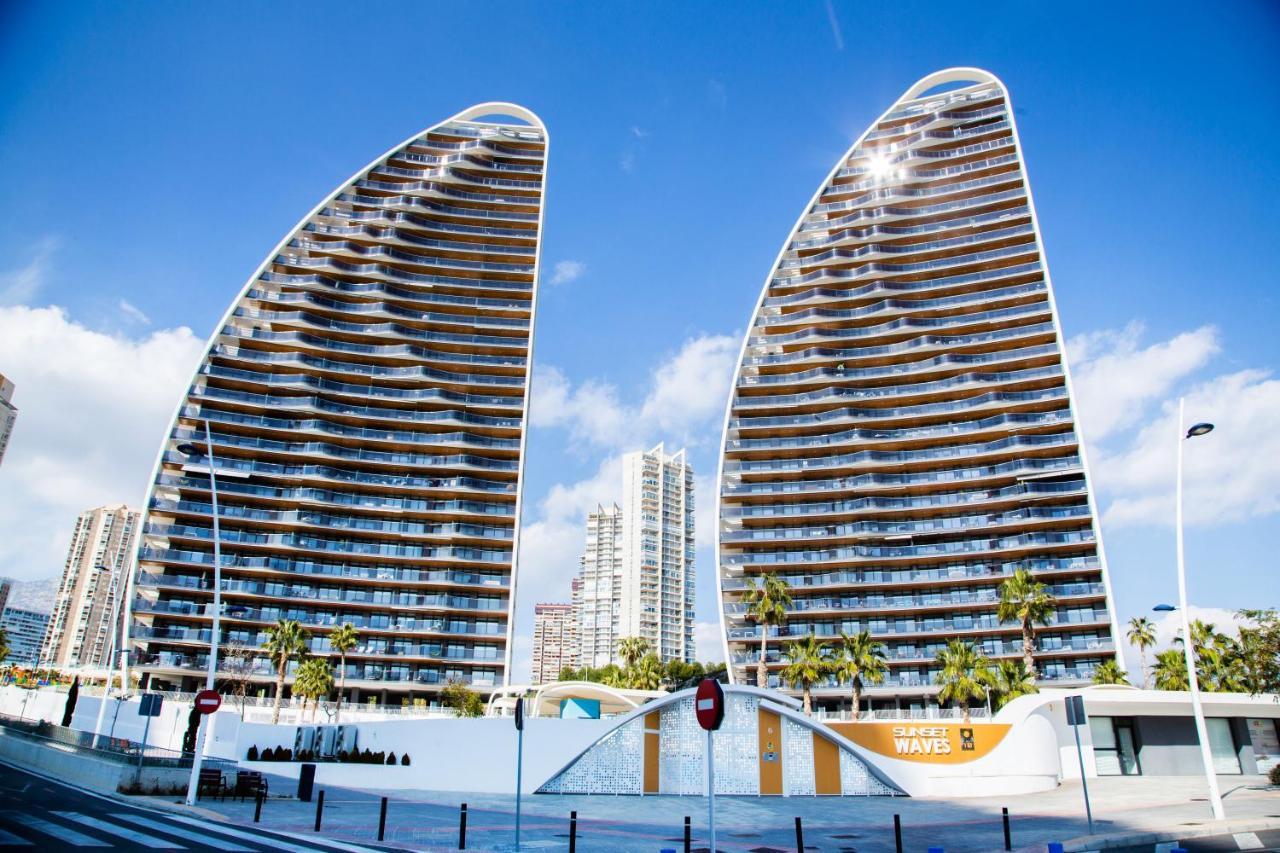 Sunset Waves Benidorm Julieta Vistas Al Mar Premium 200 Mt2 Con Jacuzzi En Terraza Apartamento Exterior foto