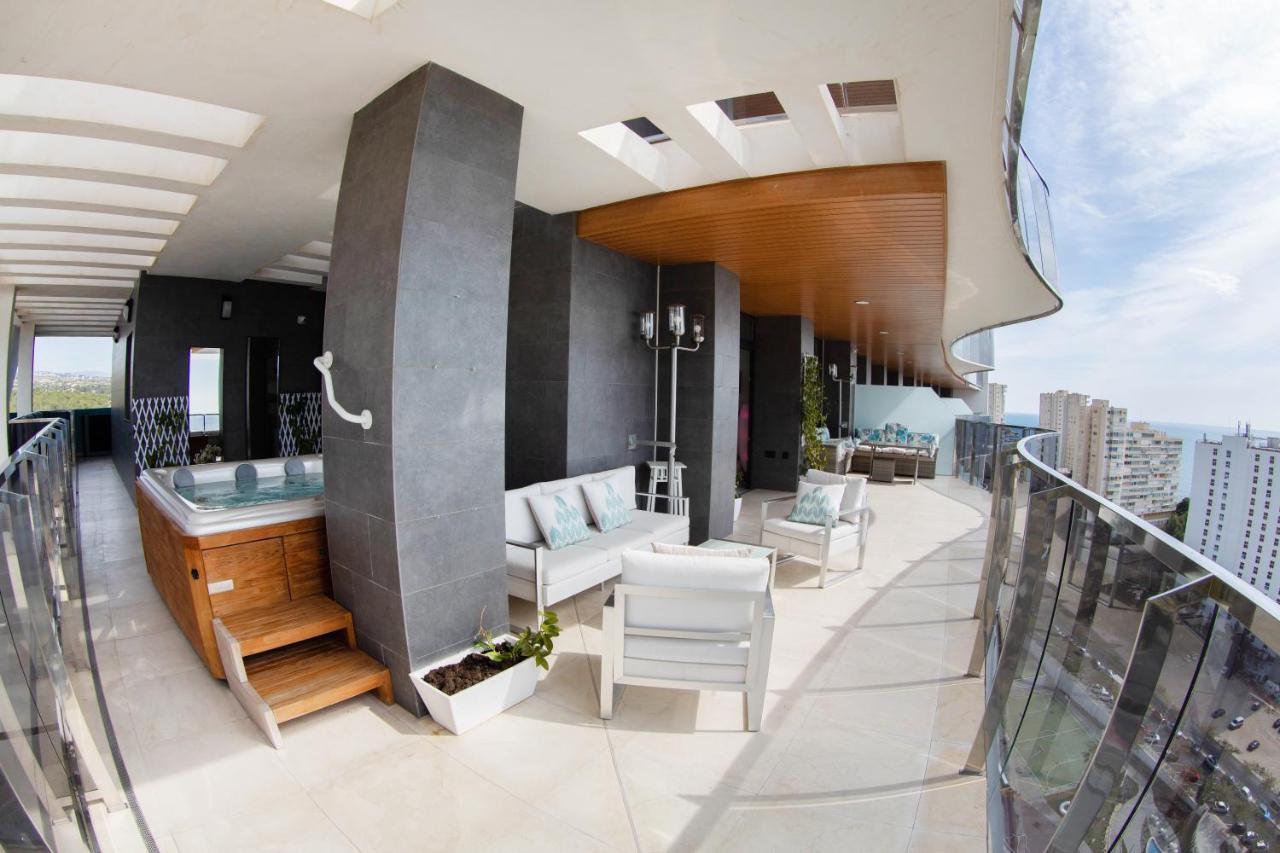 Sunset Waves Benidorm Julieta Vistas Al Mar Premium 200 Mt2 Con Jacuzzi En Terraza Apartamento Exterior foto