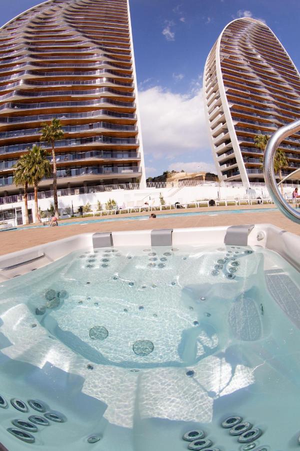 Sunset Waves Benidorm Julieta Vistas Al Mar Premium 200 Mt2 Con Jacuzzi En Terraza Apartamento Exterior foto
