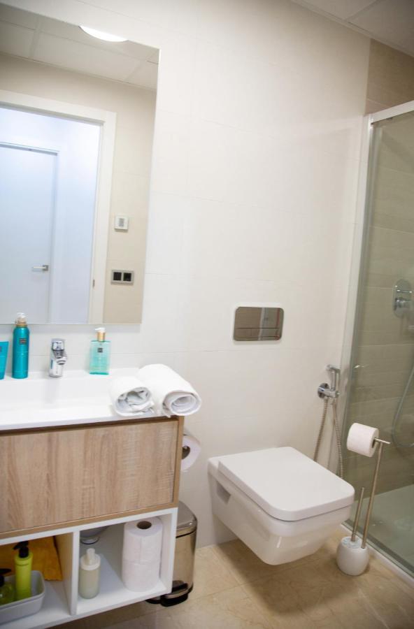 Sunset Waves Benidorm Julieta Vistas Al Mar Premium 200 Mt2 Con Jacuzzi En Terraza Apartamento Exterior foto