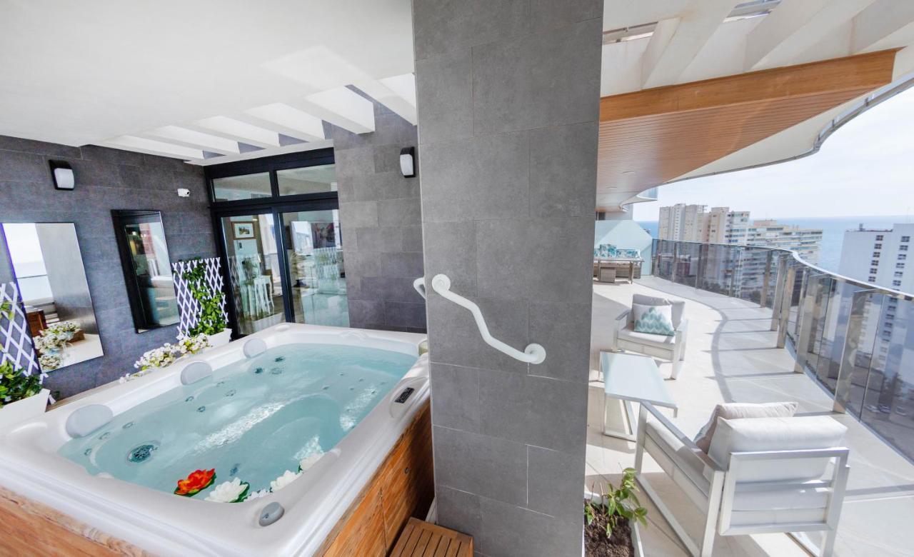 Sunset Waves Benidorm Julieta Vistas Al Mar Premium 200 Mt2 Con Jacuzzi En Terraza Apartamento Exterior foto