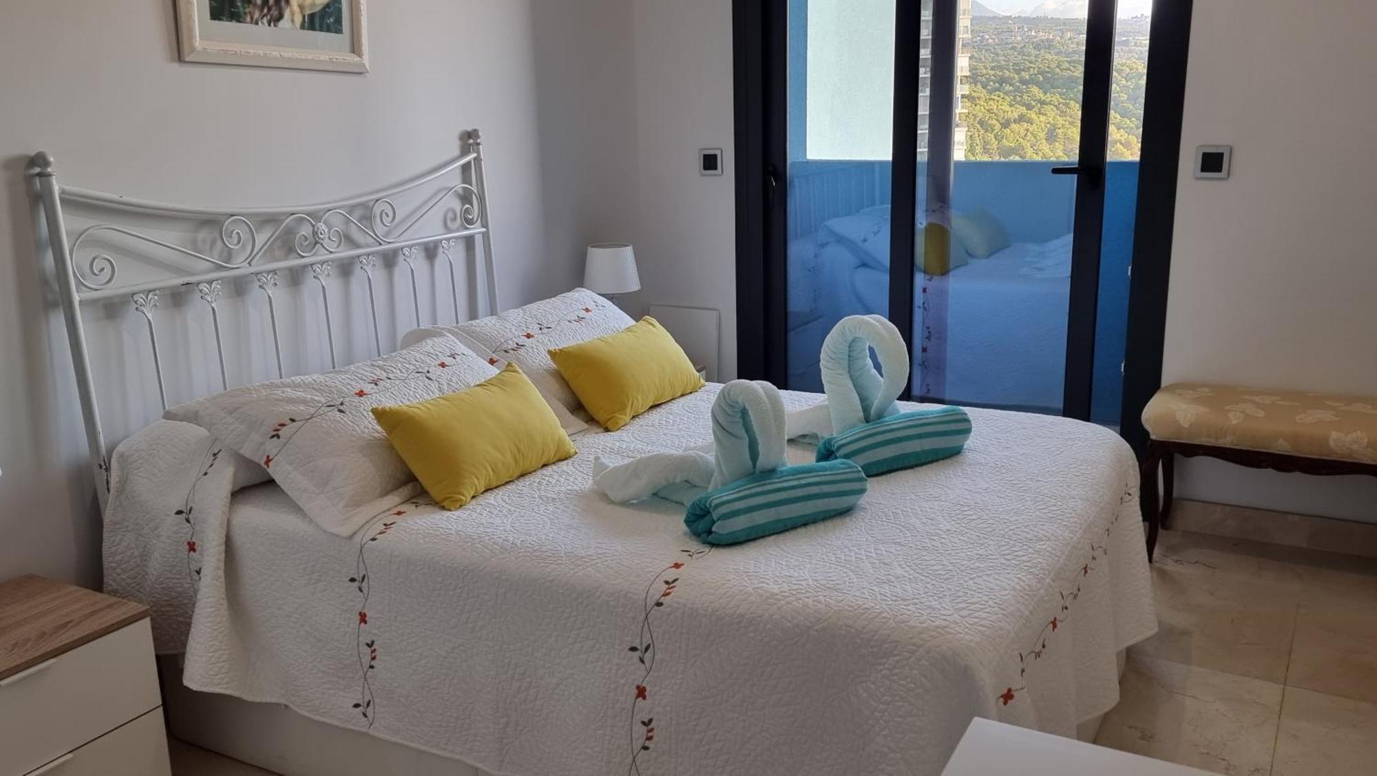 Sunset Waves Benidorm Julieta Vistas Al Mar Premium 200 Mt2 Con Jacuzzi En Terraza Apartamento Exterior foto